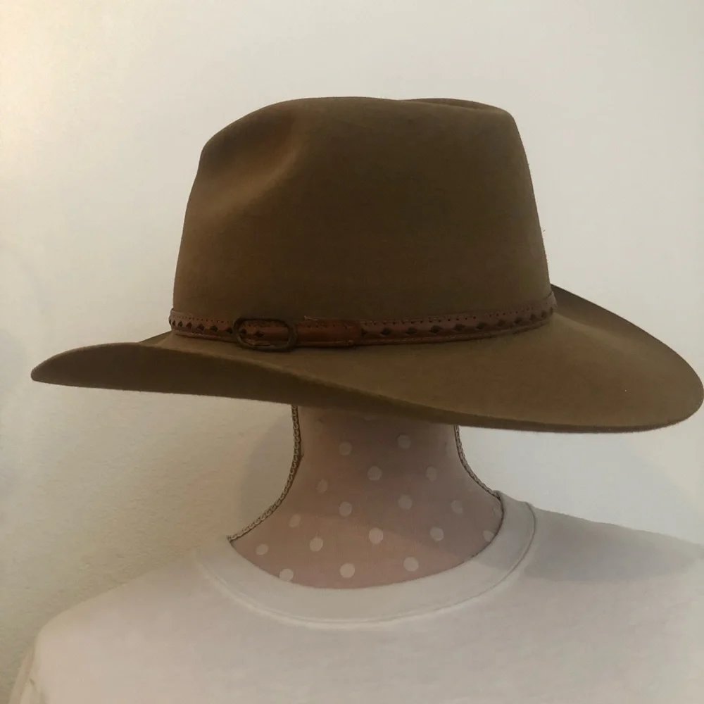 Nice Man’s Hat - Picture 2 of 7